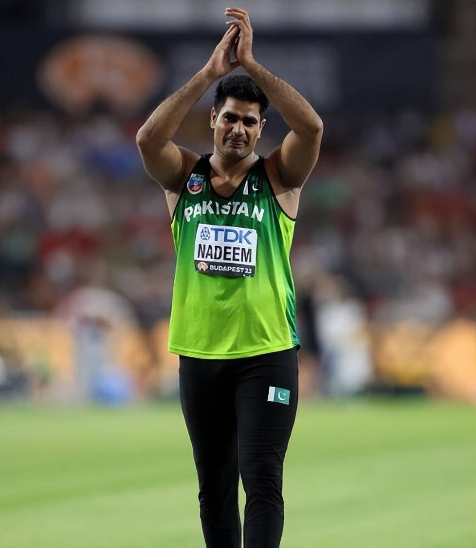 包含印度拳击手不屈不挠，勇夺金牌的词条