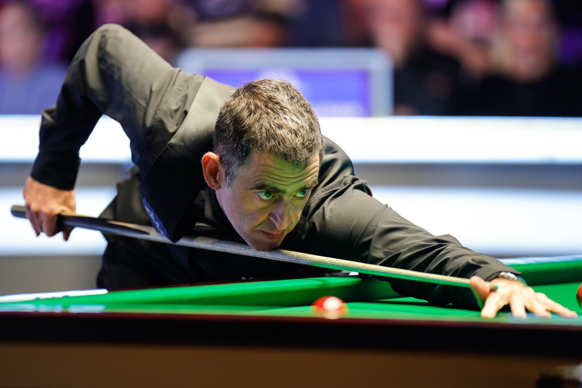 智利明星球员努力备战高级比赛