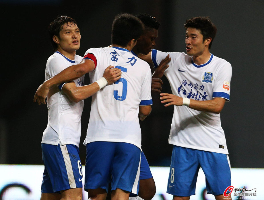 青岛黄海客场击败河南建业，重返前三的简单介绍