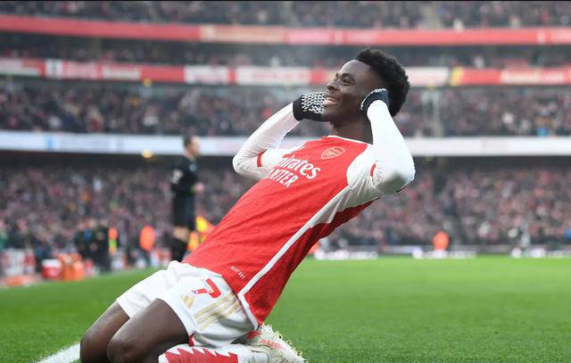 包含阿森纳主场失利，欧战资格岌岌可危的词条