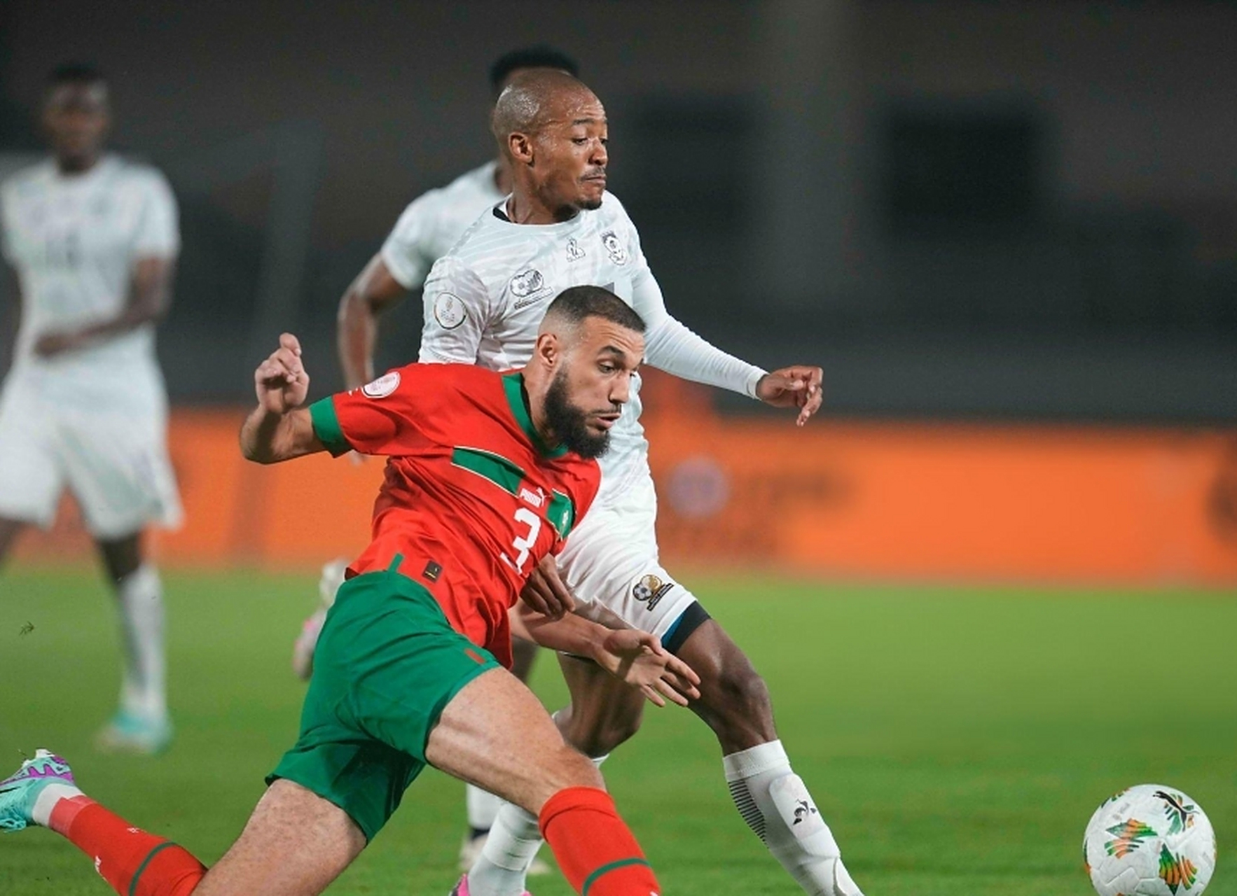 摩洛哥队在非洲杯赛中奋勇争先